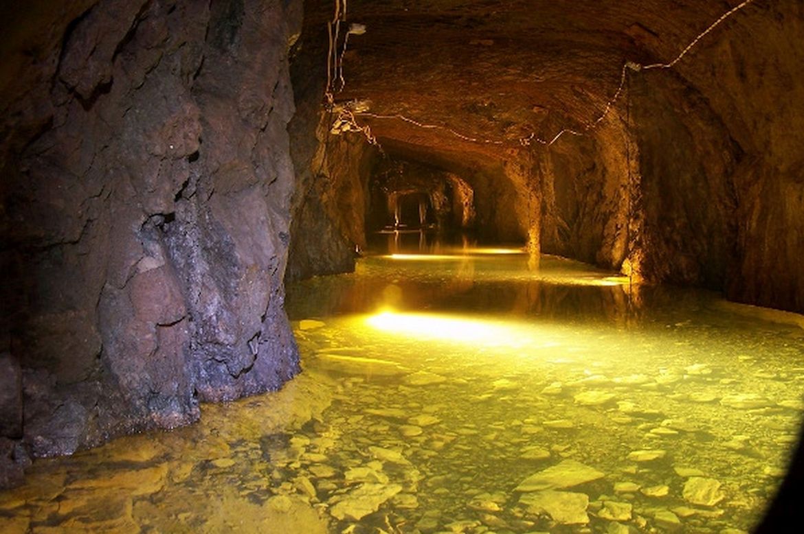 Підземне місто Осувка в Совиних горах
