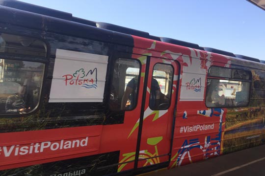 У київському метро курсує «потяг до Польщі»