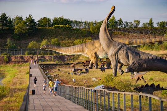 Красєюв: парк розваг поміж динозаврами